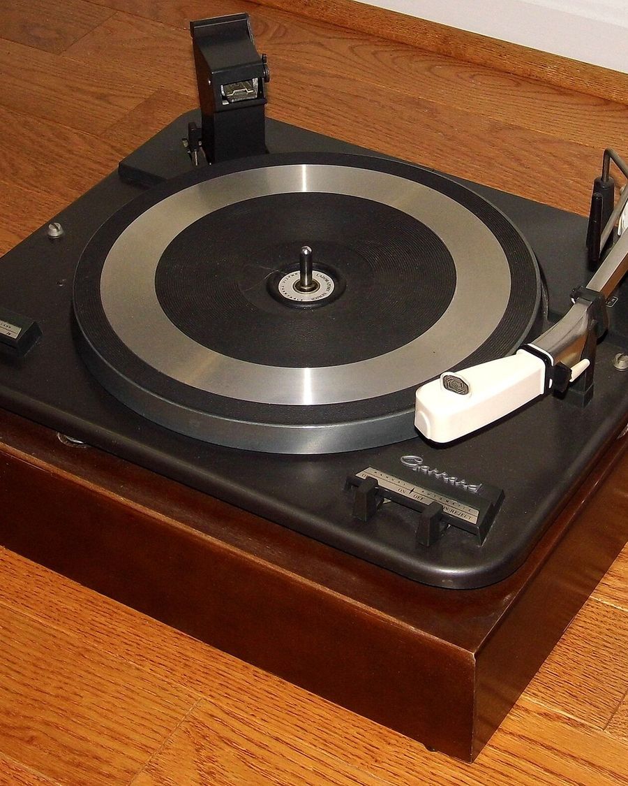 Грамофон Garrard